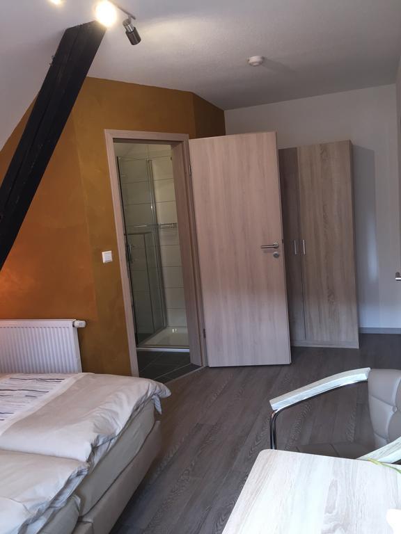 Hotel Zur Dorfschaenke Klotten Extérieur photo