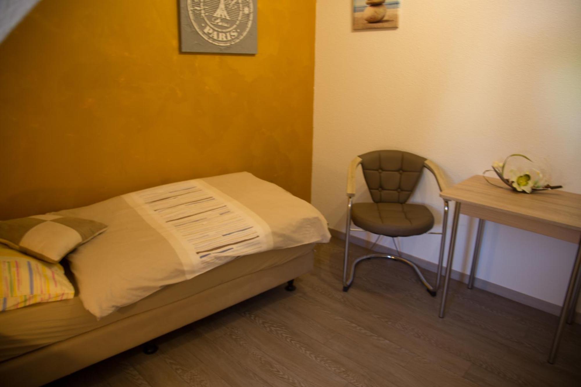 Hotel Zur Dorfschaenke Klotten Chambre photo