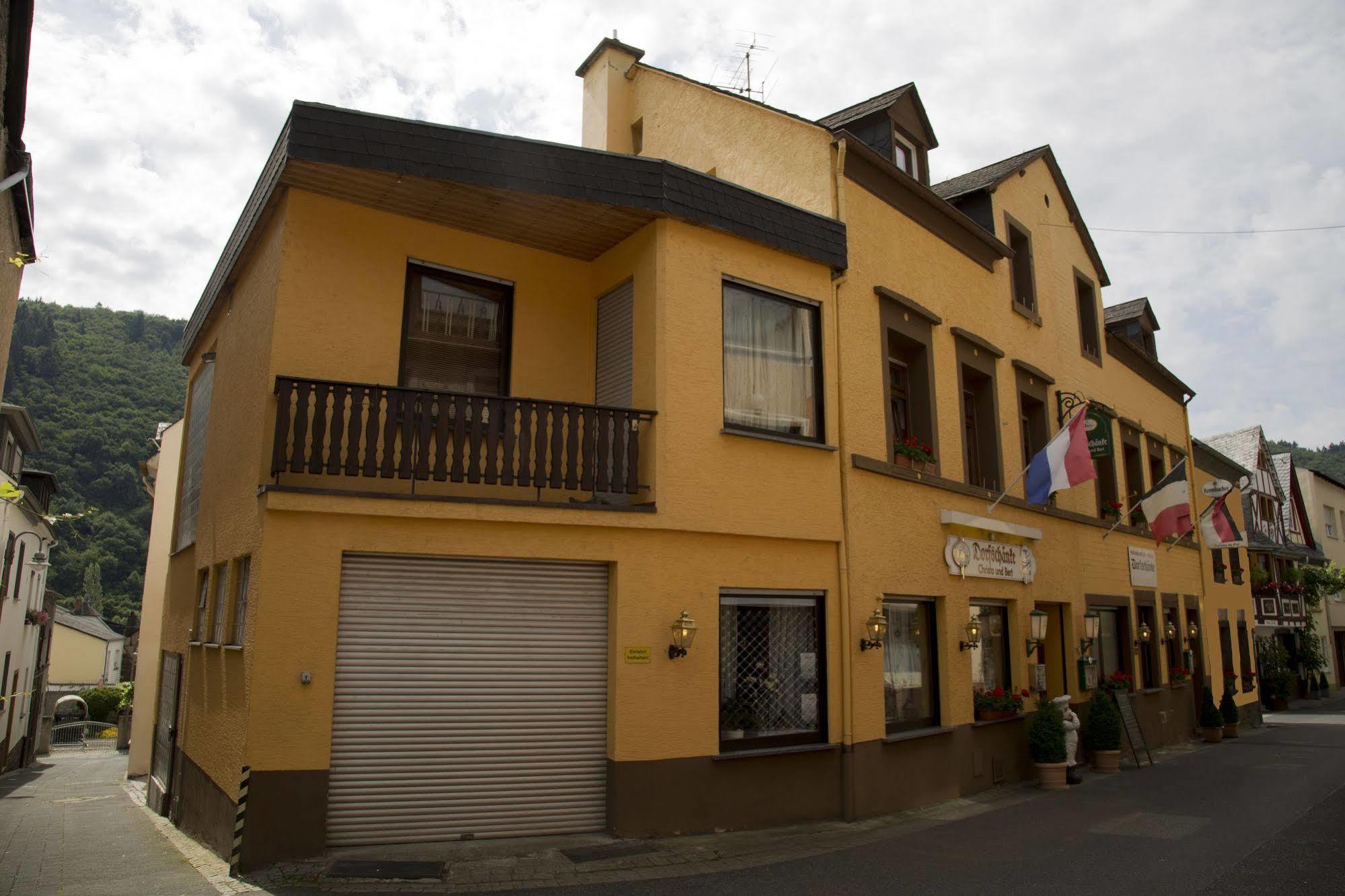Hotel Zur Dorfschaenke Klotten Extérieur photo