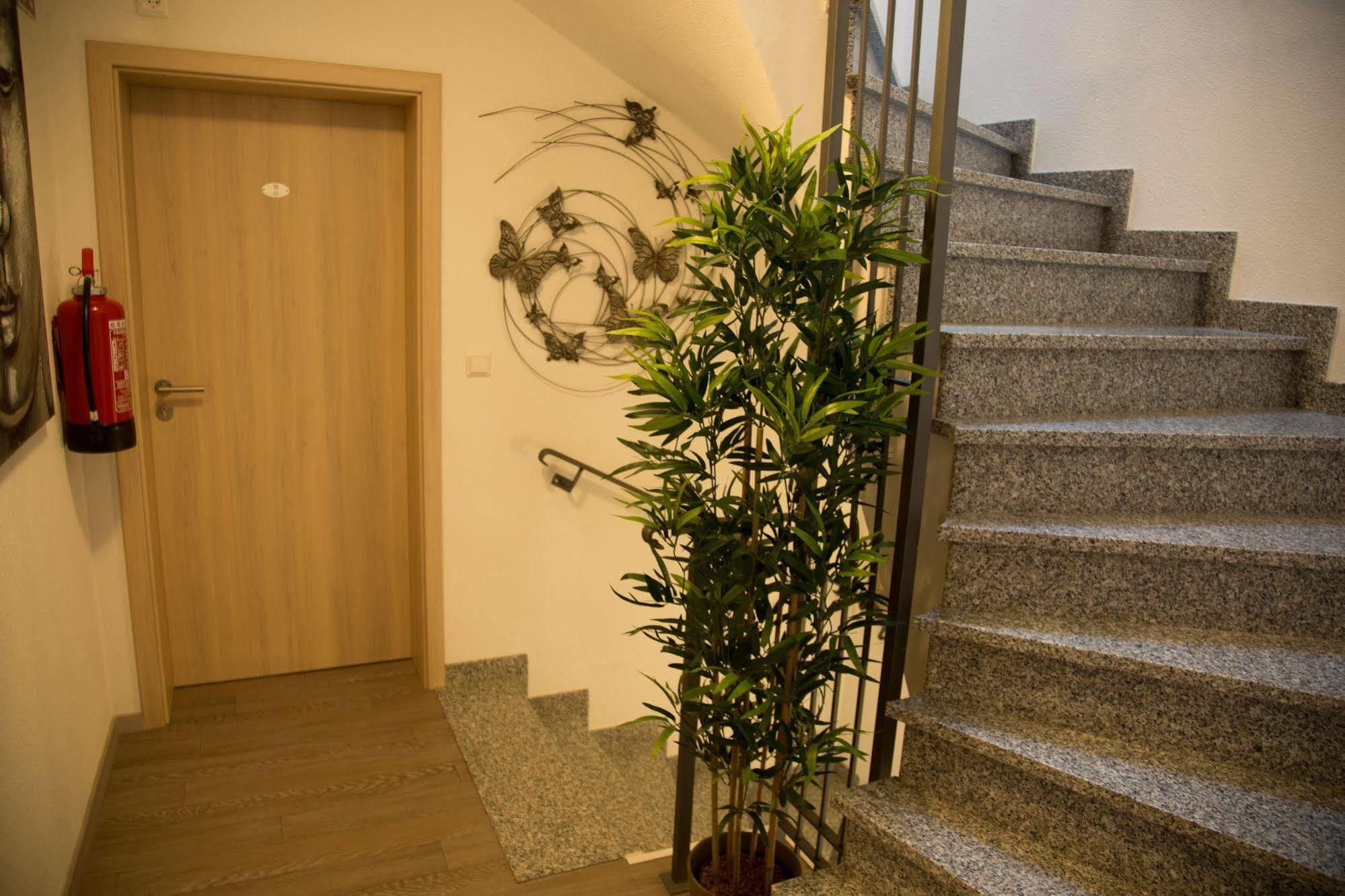 Hotel Zur Dorfschaenke Klotten Extérieur photo