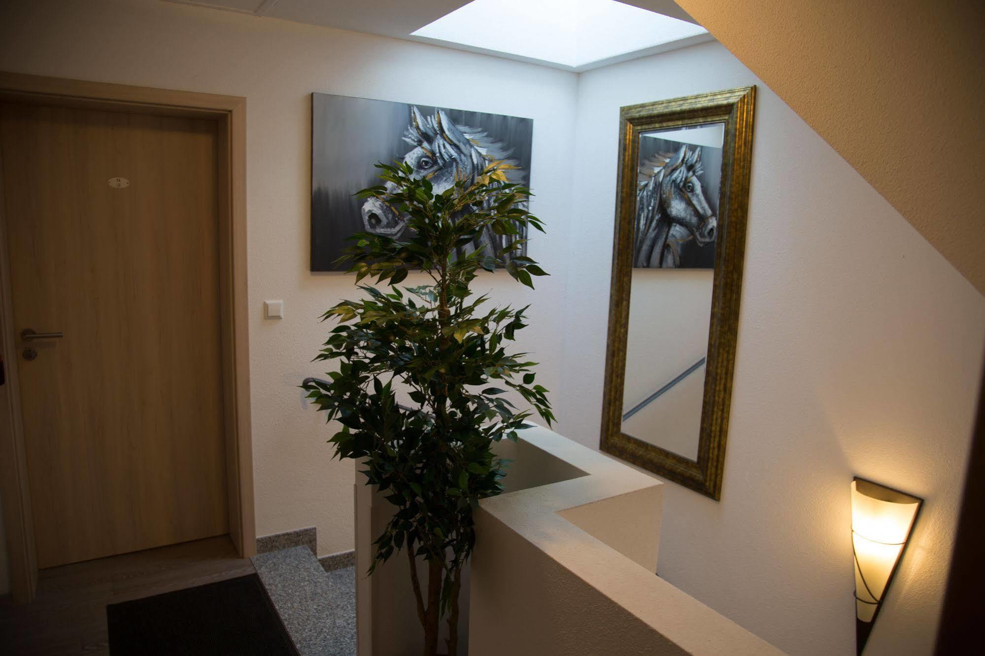 Hotel Zur Dorfschaenke Klotten Extérieur photo