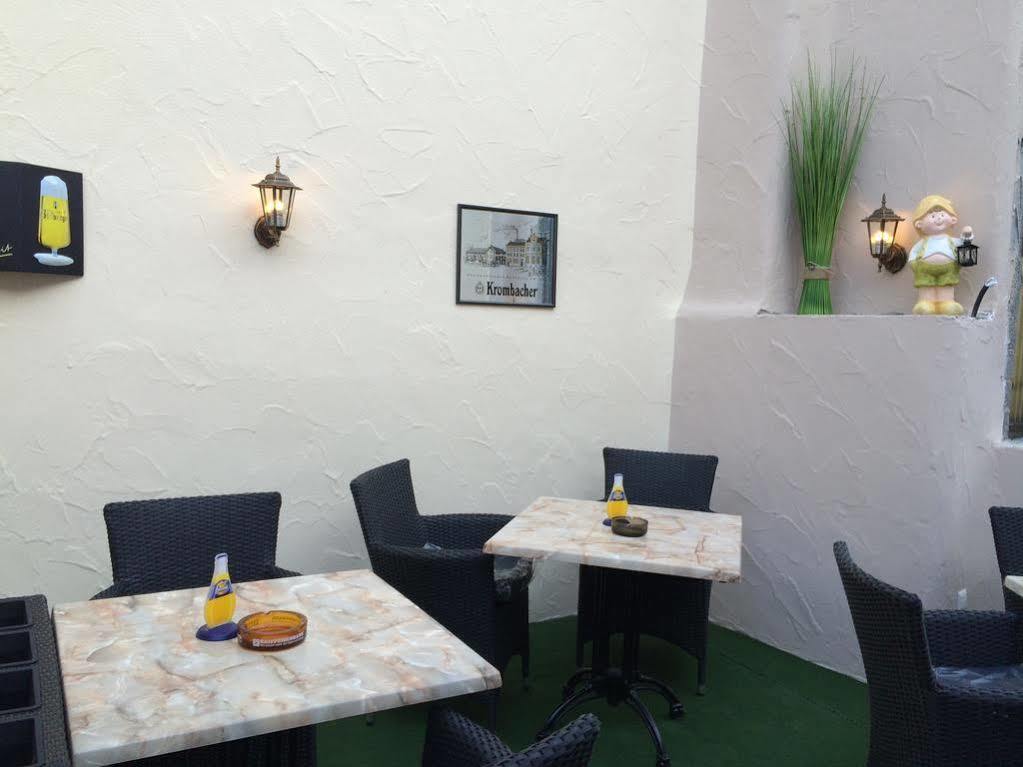 Hotel Zur Dorfschaenke Klotten Extérieur photo